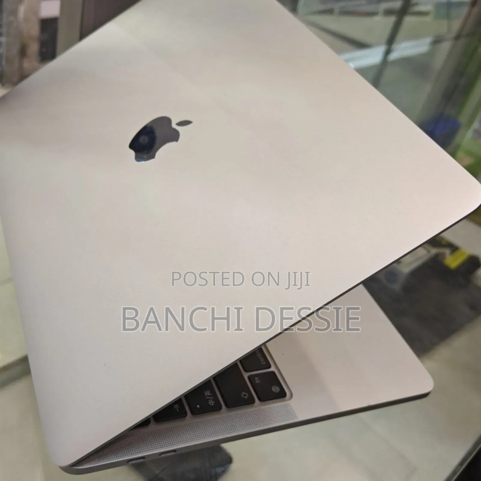 New Laptop Apple MacBook Pro M1 8GB Apple M1 Pro SSD 256GB