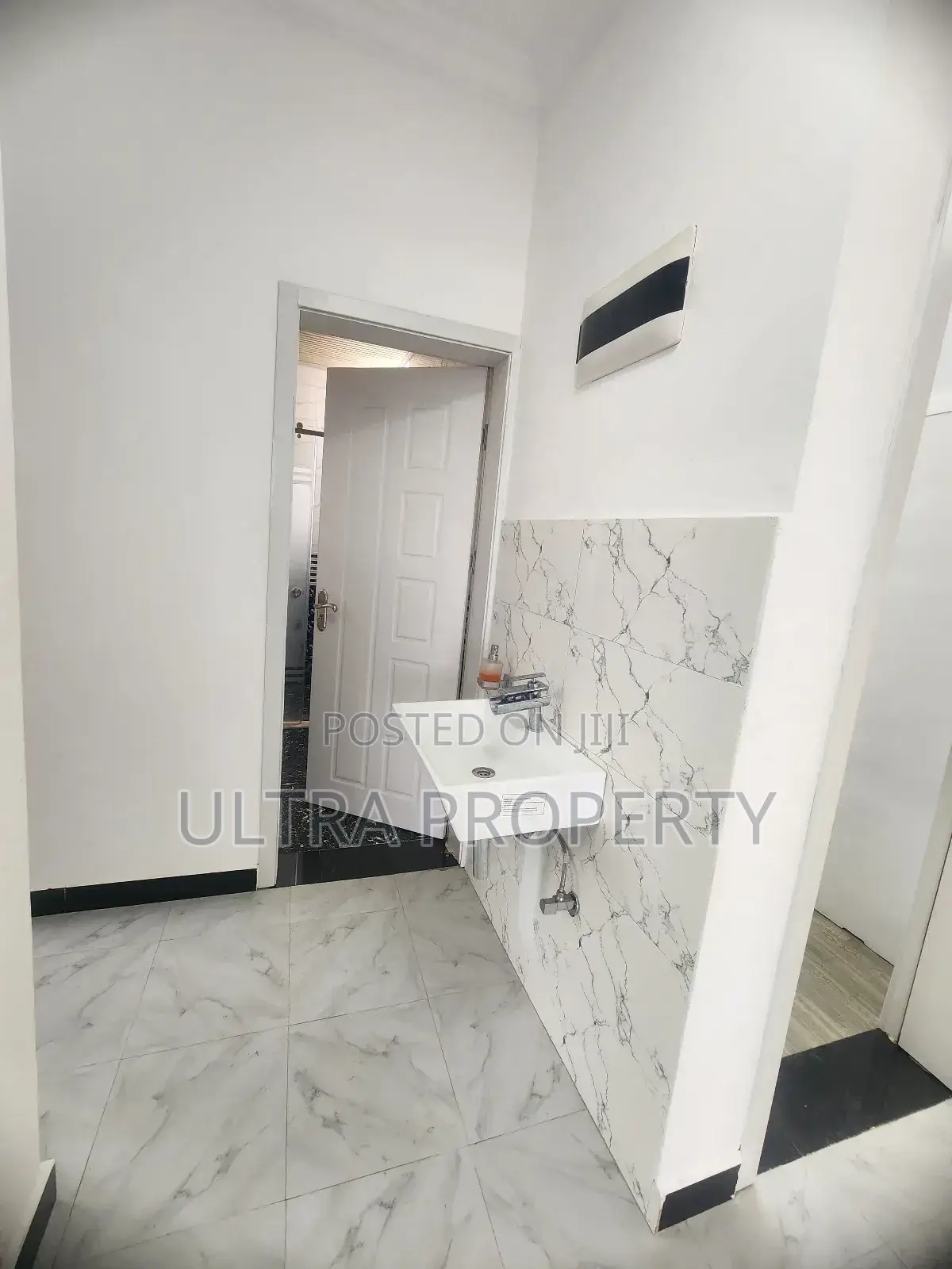 4bdrm Apartment in Bole for rent