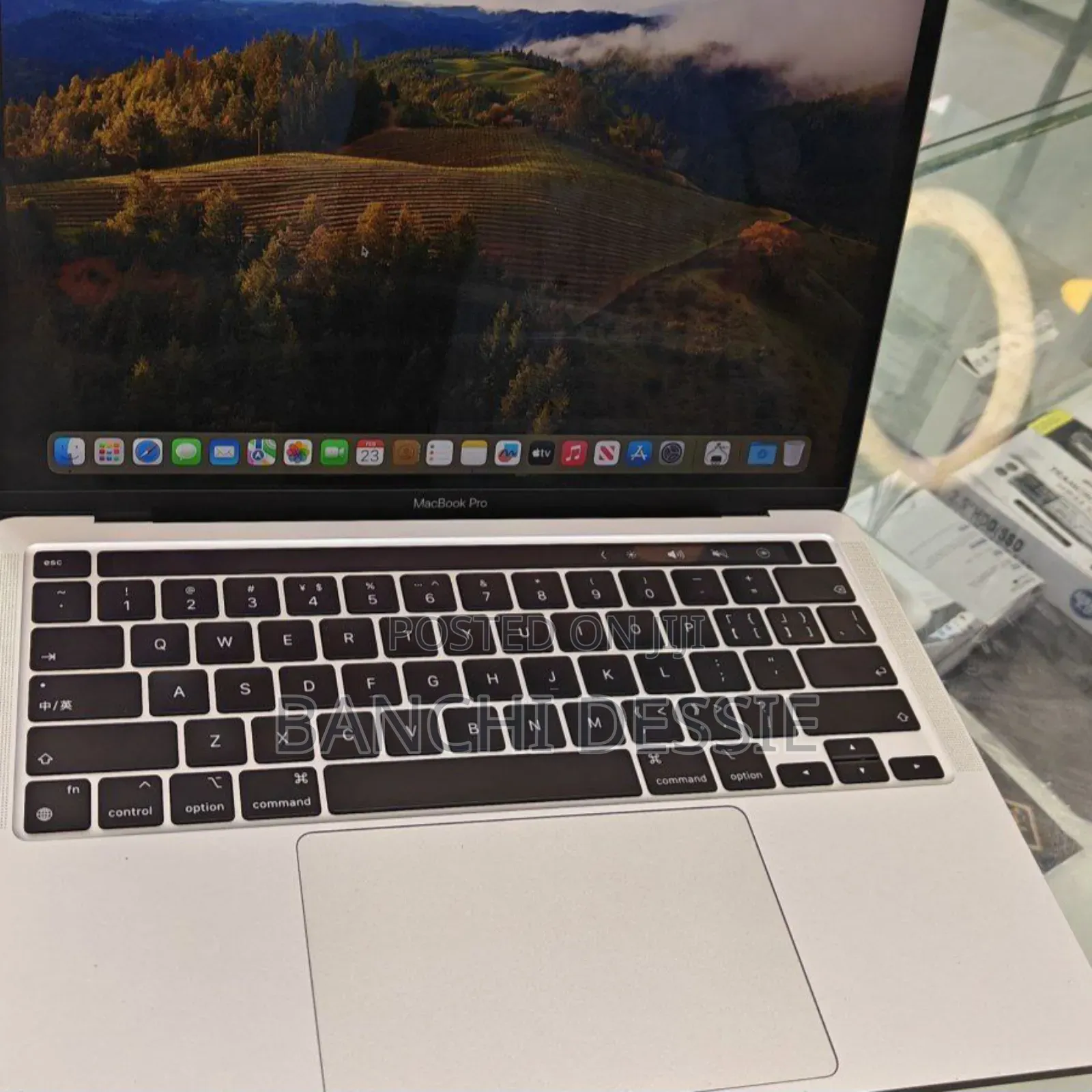 New Laptop Apple MacBook Pro M1 8GB Apple M1 Pro SSD 256GB