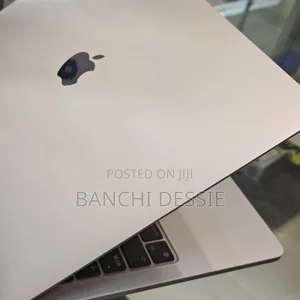 New Laptop Apple MacBook Pro M1 8GB Apple M1 Pro SSD 256GB