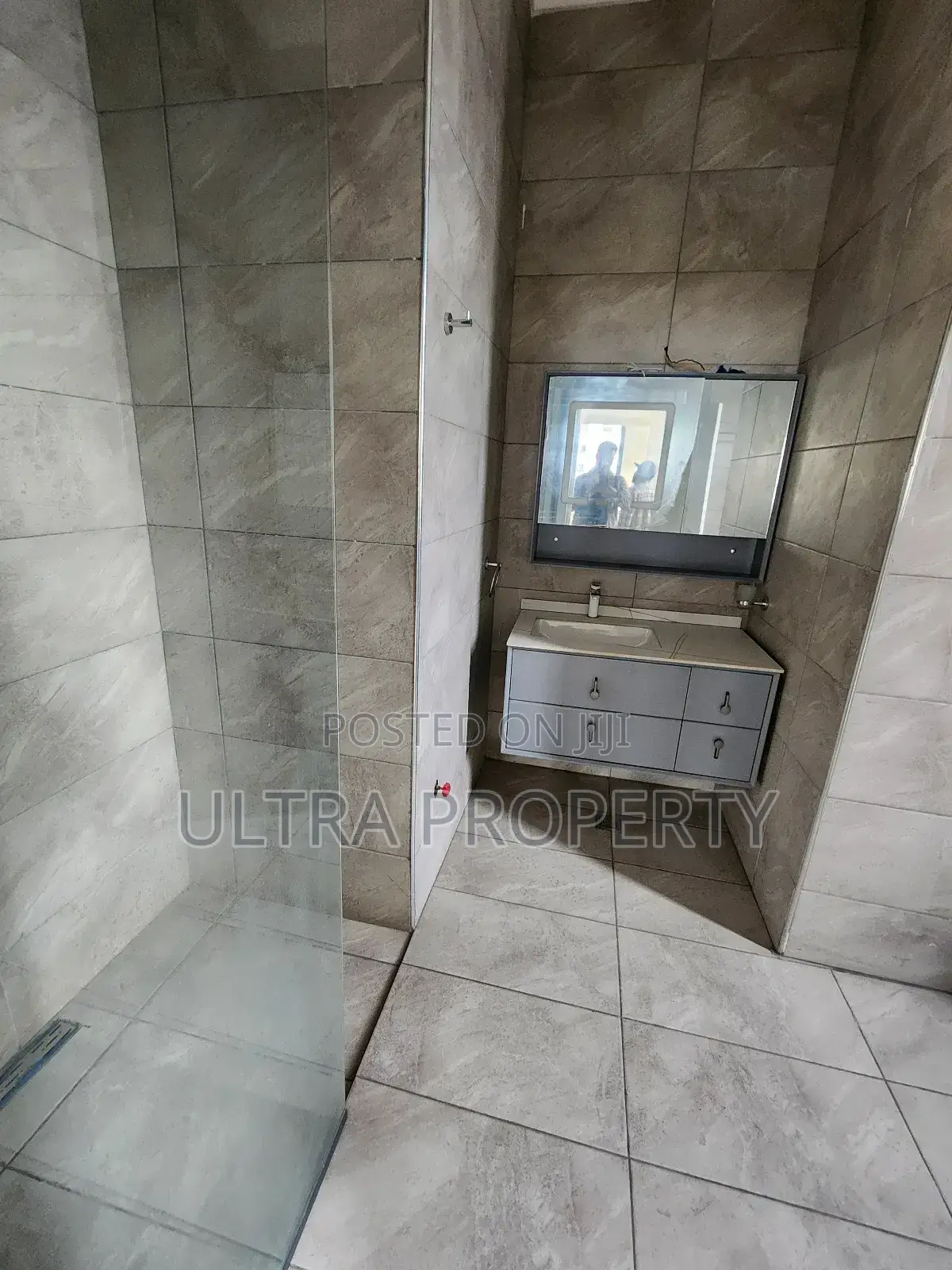 3bdrm Apartment in Bole for sale