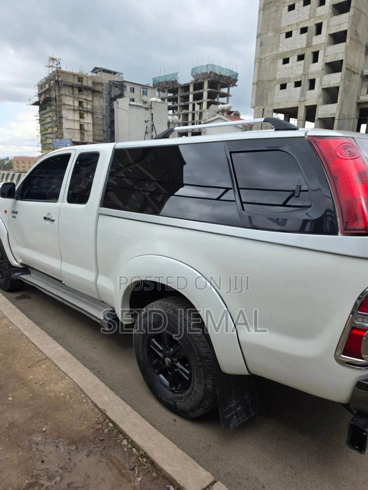 Toyota Hilux 2012 White