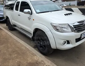 Toyota Hilux 2012 White