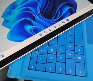 Photo - New Laptop Microsoft Surface Pro 9 8GB Intel Core I5 SSD 128GB