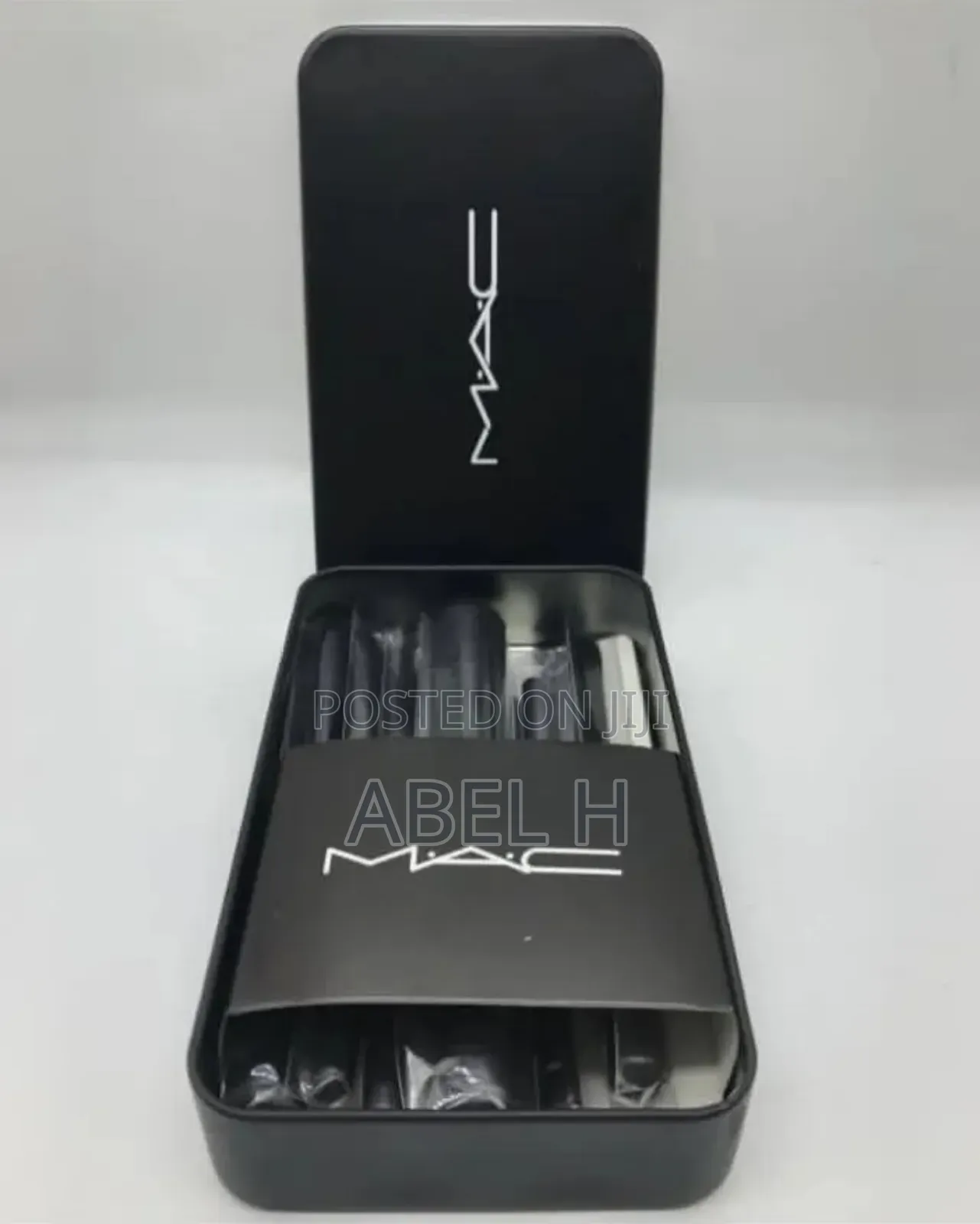 Mac 12-Piece Makeup Brush