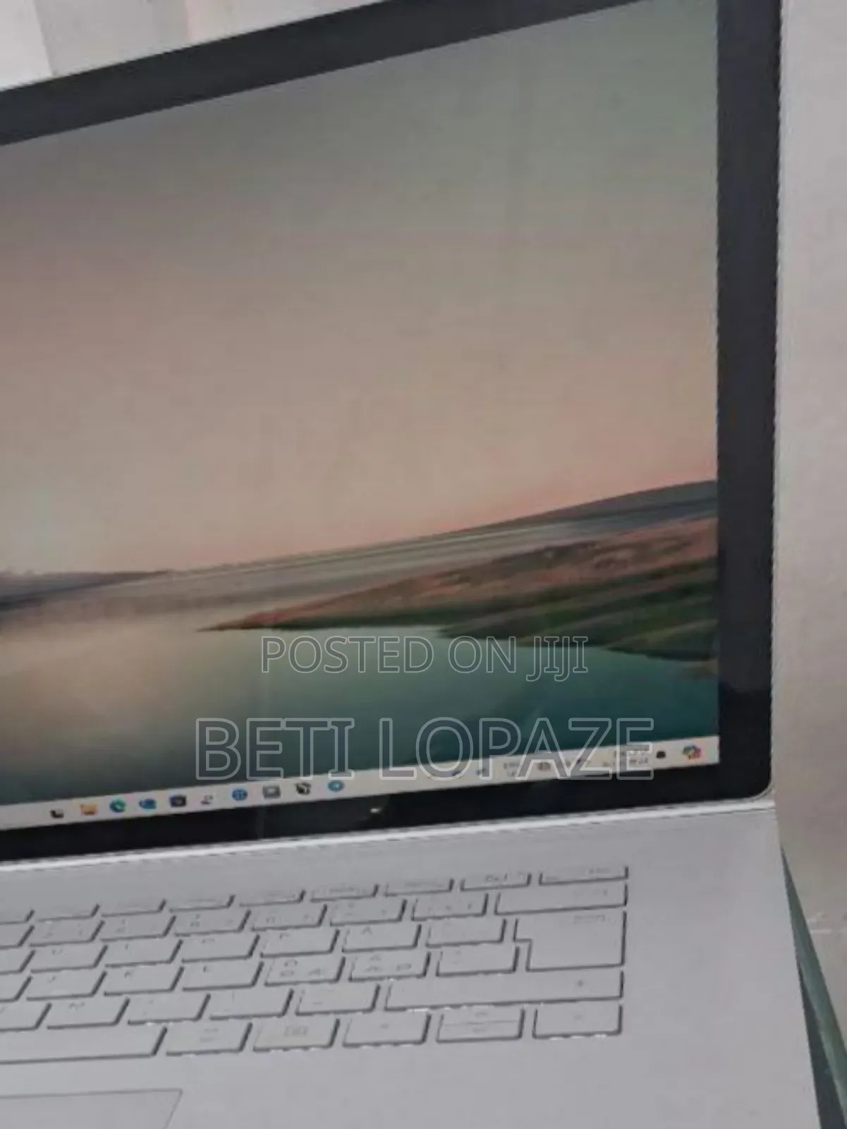 New Laptop Microsoft Surface 16GB Intel Core I7 SSD 256GB