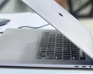 New Laptop Apple MacBook Pro 2019 32GB Intel Core I9 SSD 1T