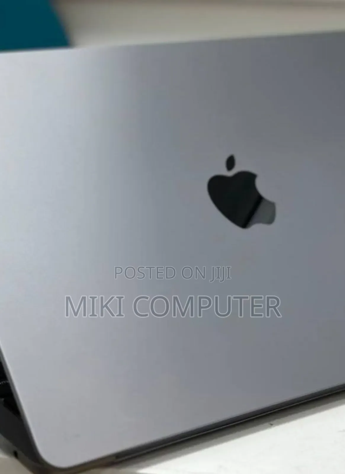 New Laptop Apple MacBook Pro 2022 M2 16GB Intel SSD 512GB