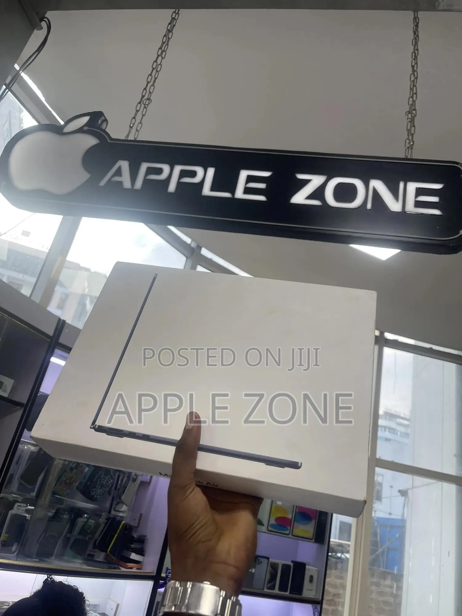 New Laptop Apple MacBook Air 2025 M4 13-Inch 16GB Apple M4 SSD 512GB