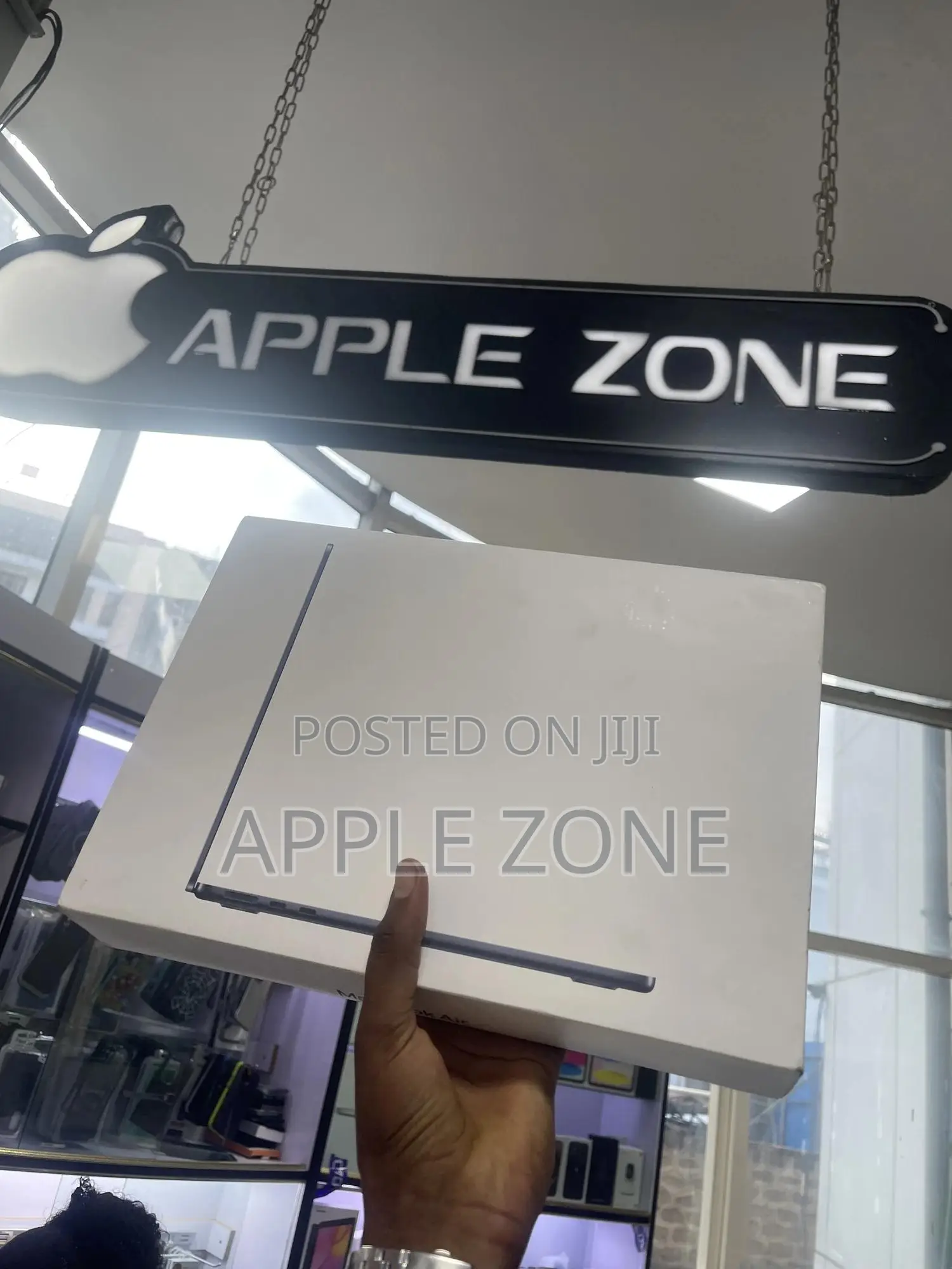 New Laptop Apple MacBook Air 2025 M4 13-Inch 16GB Apple M4 SSD 512GB