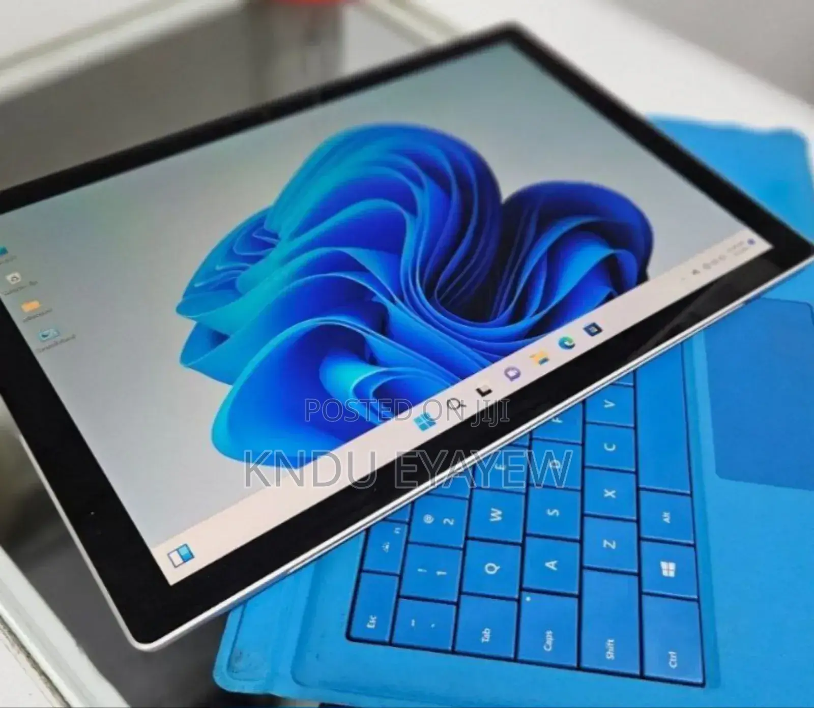 New Laptop Microsoft Surface 8GB Intel Core I5 SSD 128GB