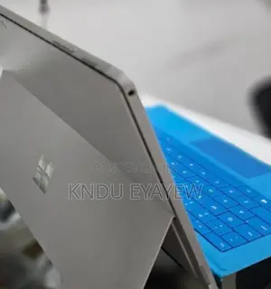 New Laptop Microsoft Surface 8GB Intel Core I5 SSD 128GB