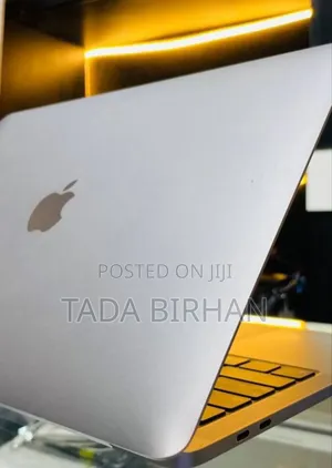 New Laptop Apple MacBook Pro M1 8GB Apple M1 Pro SSD 256GB