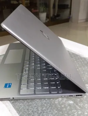 New Laptop HP Stream Notebook 8GB Intel Core I3 SSD 1T