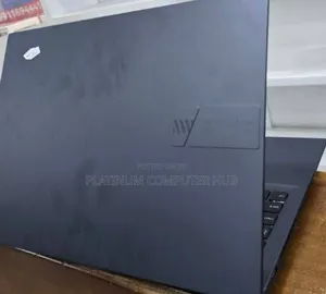 Photo - New Laptop Asus VivoBook Pro 17 N705UN 20GB Intel Core I7 SSD 512GB