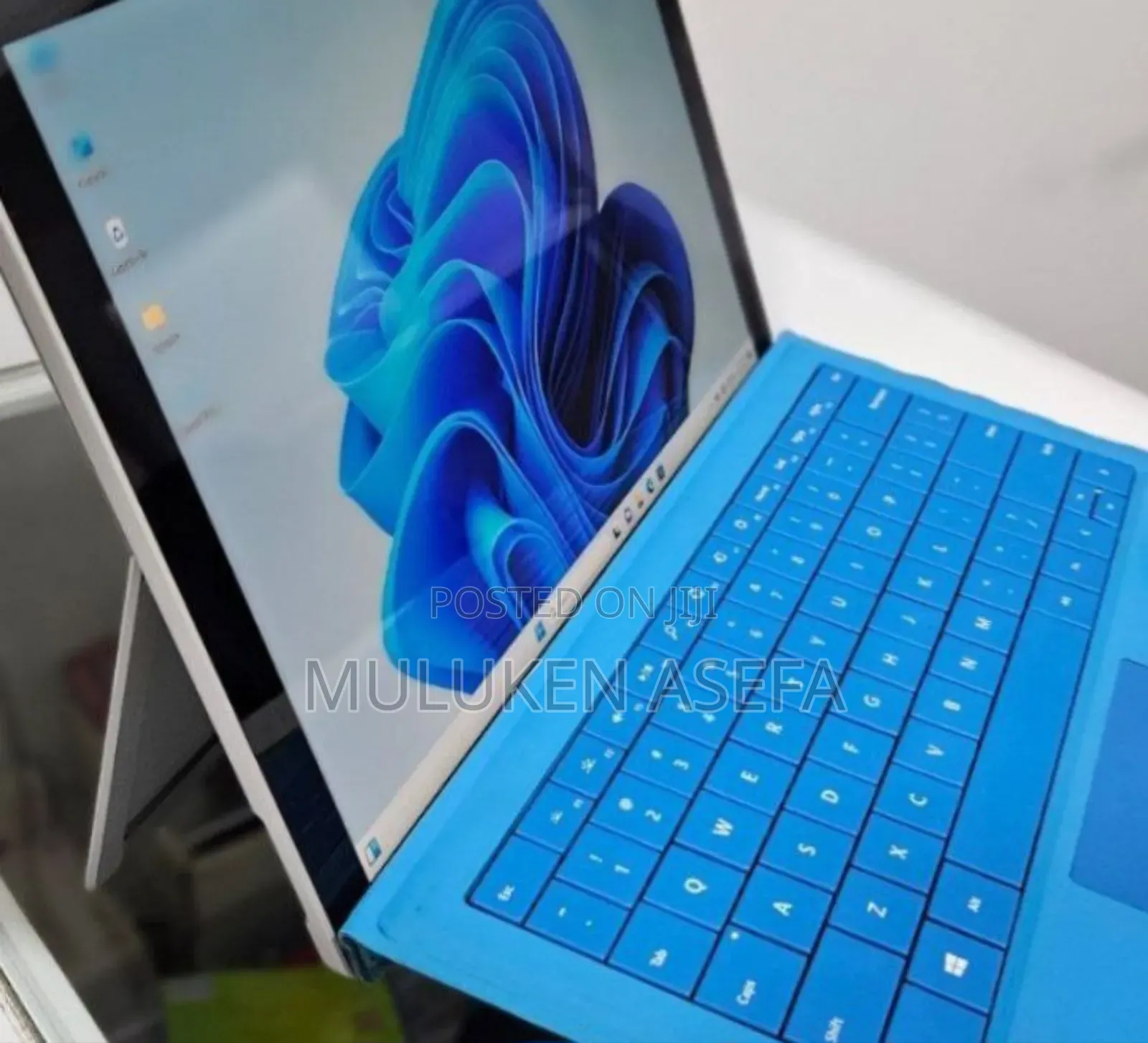 New Laptop Microsoft Surface 8GB Intel Core I5 SSD 128GB