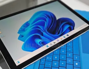 New Laptop Microsoft Surface 8GB Intel Core I5 SSD 128GB