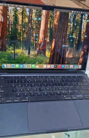 Photo - New Laptop Apple MacBook Air 2022 M2 8GB Apple M2 SSD 256GB