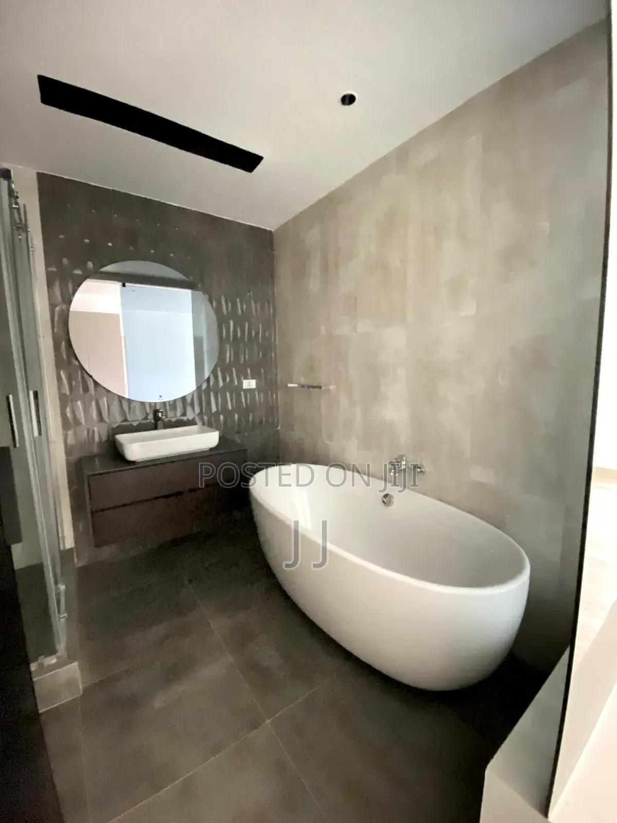 4bdrm Penthouse in Bole for rent