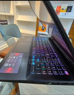 New Laptop MSI Crosshair 15 16GB Intel Core I7 SSD 1T