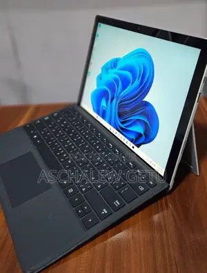 New Laptop Microsoft Surface 8GB Intel Core I5 SSD 128GB