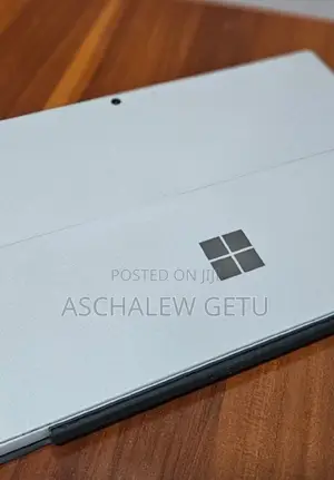 New Laptop Microsoft Surface 8GB Intel Core I5 SSD 128GB