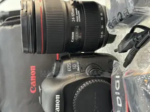 Canon 5d Mark Iv DSLR With 24-105mm Ii Cameras