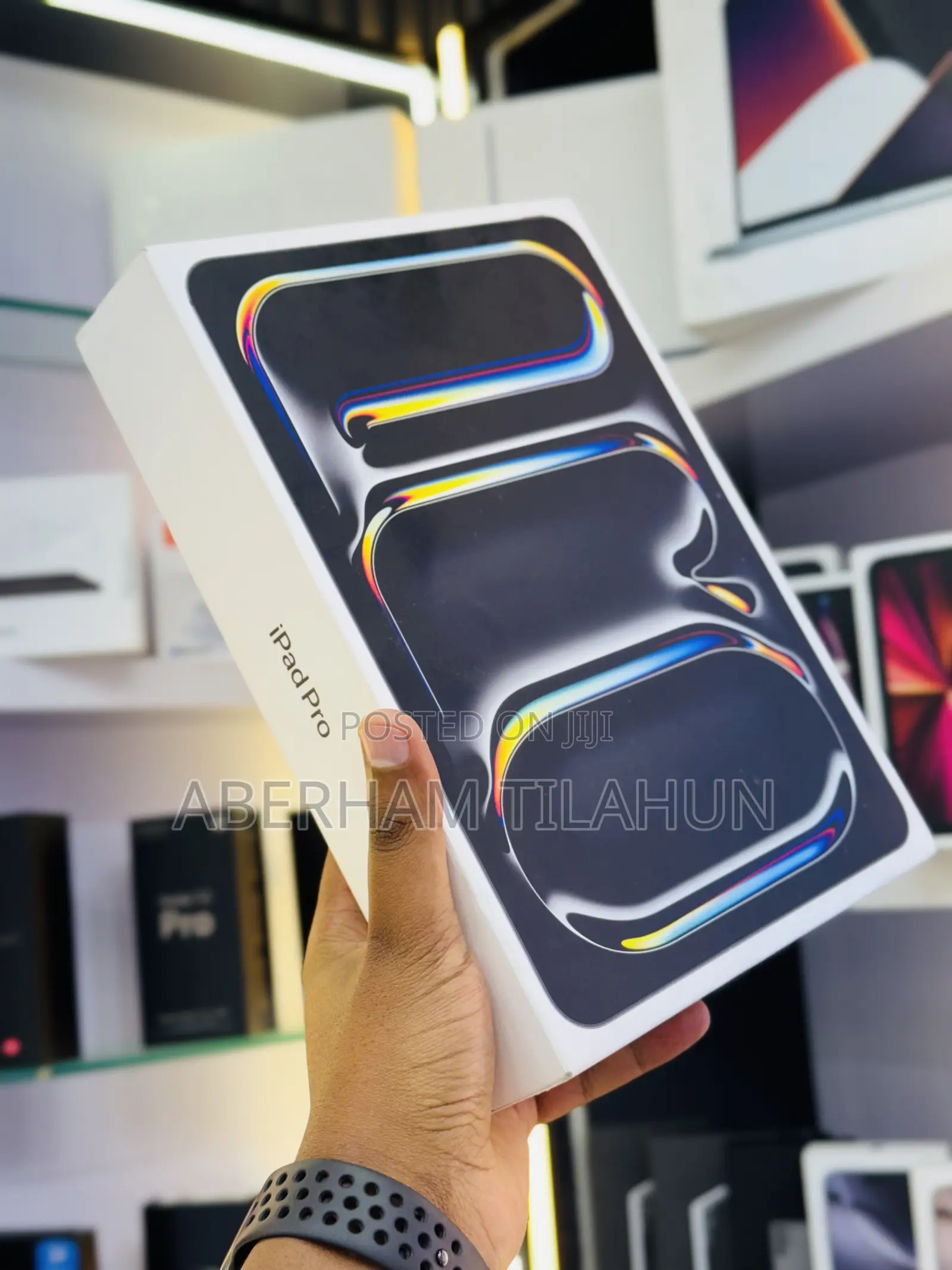 New Apple iPad Pro 13 (2024) 256 GB Black