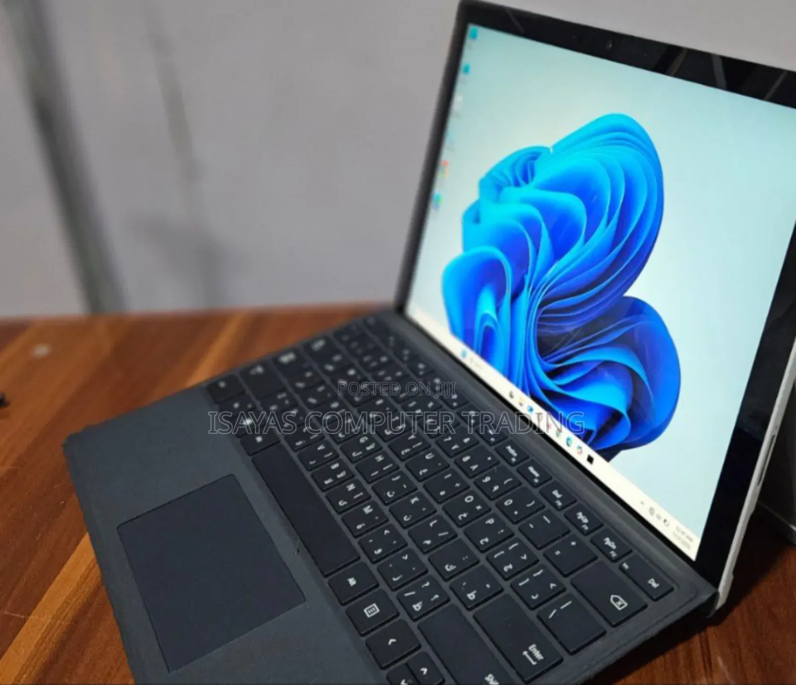 New Laptop Microsoft Surface 8GB SSD 128GB