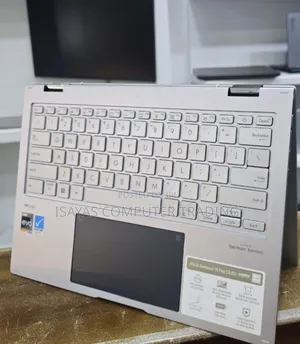 New Laptop Asus ZenBook 13 UX331UN 16GB Intel Core I7 SSD 1T