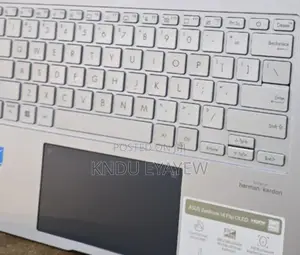 New Laptop Asus ZenBook 13 UX331UN 16GB Intel Core I7 SSD 1T