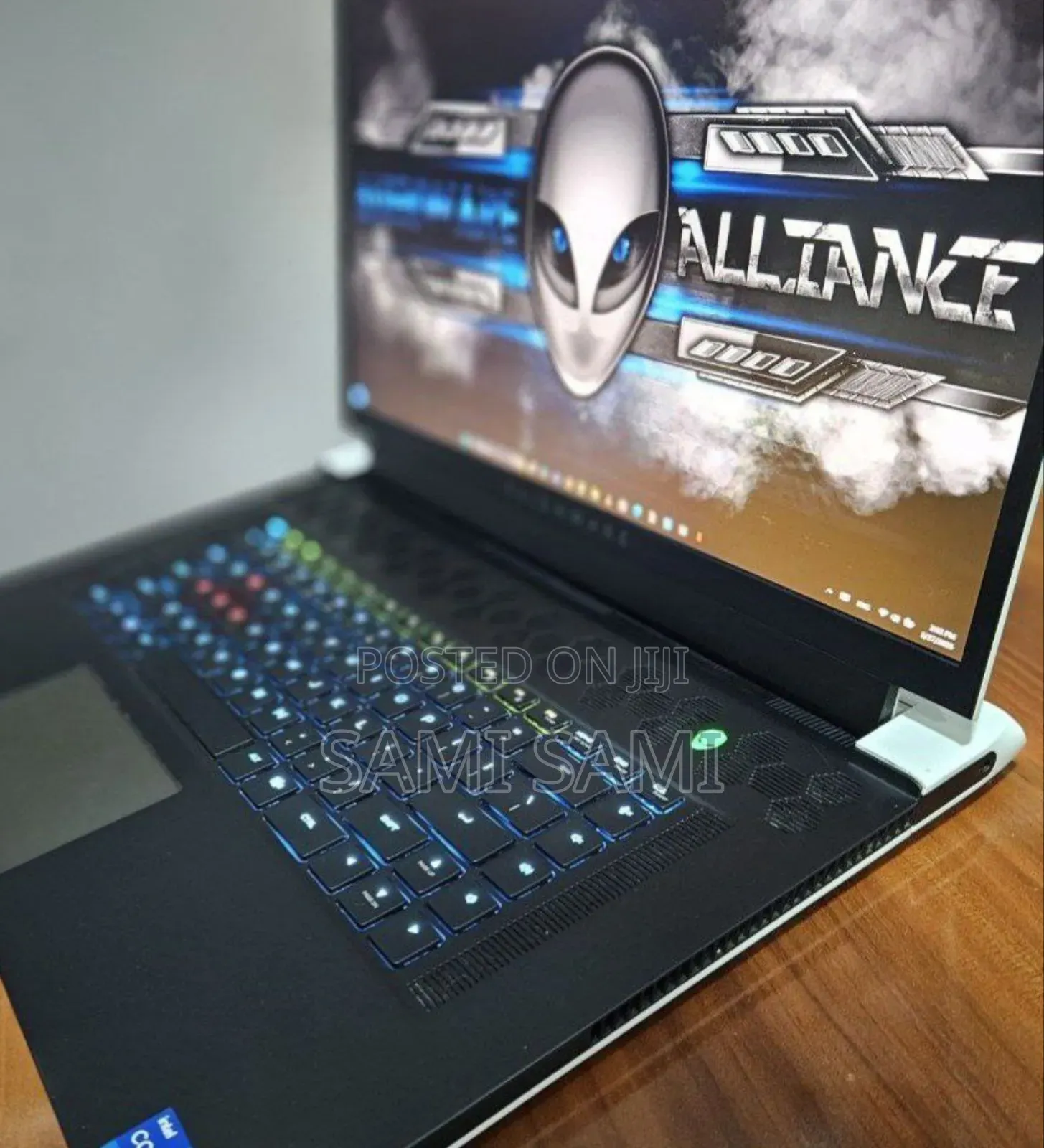 New Laptop Alienware M17x R2 16GB Intel Core I7 SSD 1T