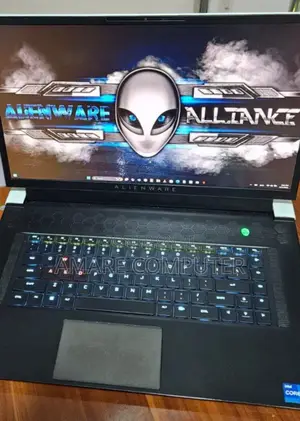 New Laptop Alienware M17x R2 16GB Intel Core I7 SSD 1T
