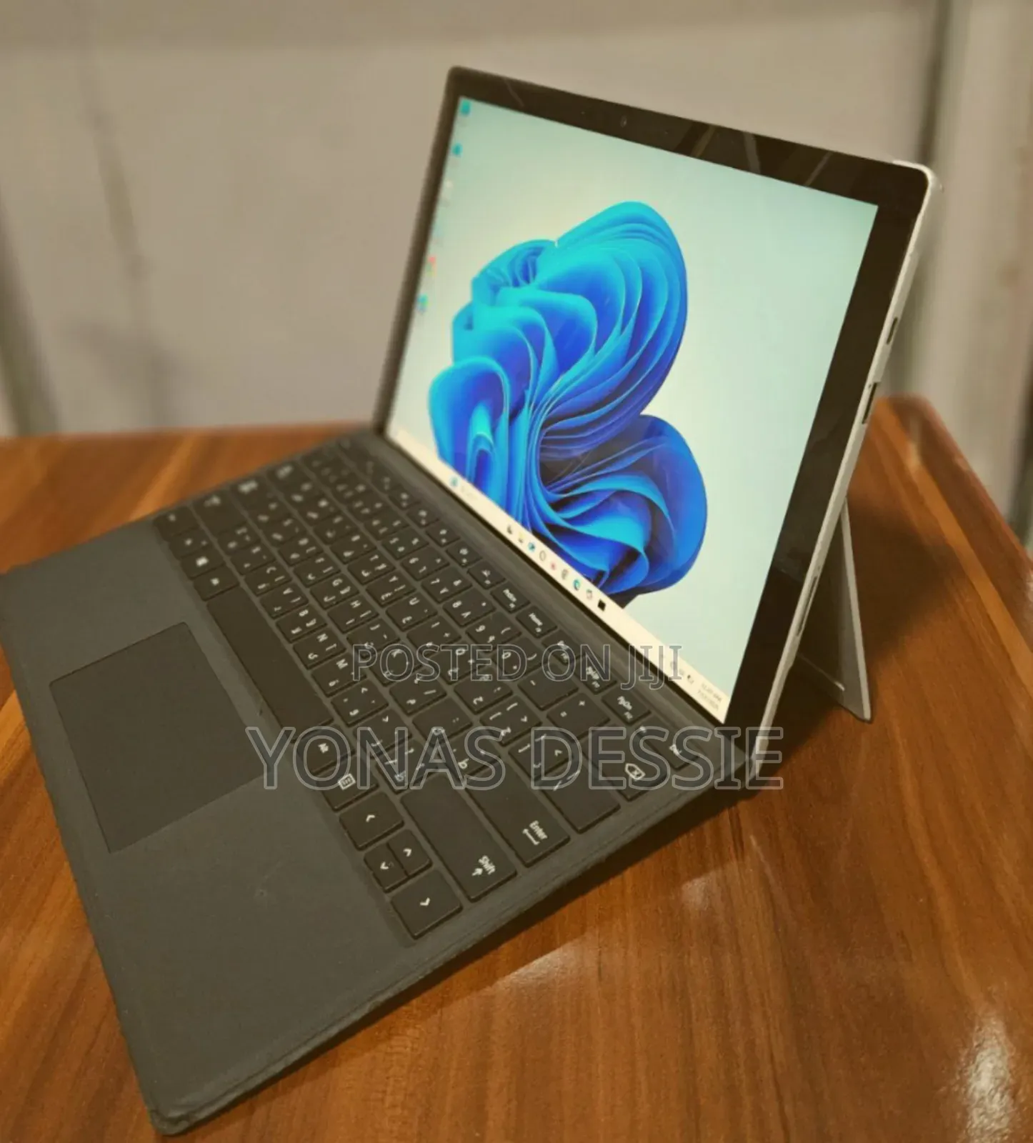 New Laptop Microsoft Surface Pro 7 8GB Intel Core i5 SSD 128GB