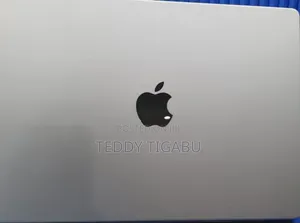 New Laptop Apple MacBook Pro 32GB Apple M1 SSD 2T