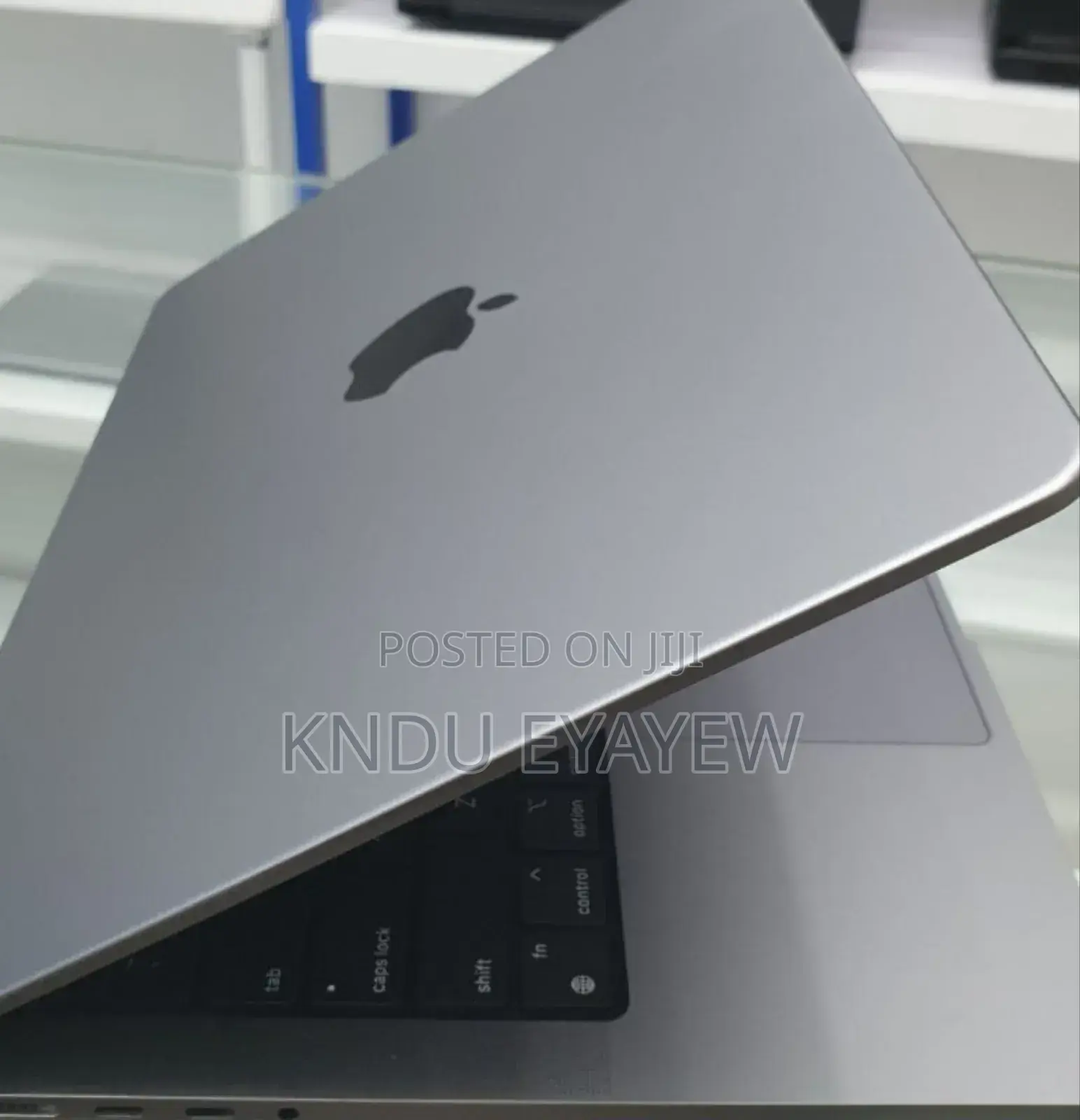 New Laptop Apple MacBook 32GB Apple M1 SSD 512GB