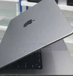 Photo - New Laptop Apple MacBook 32GB Apple M1 SSD 512GB