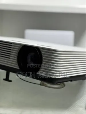 Photo - Sony Projector Model Name VPL-Dx221 Hardware 8