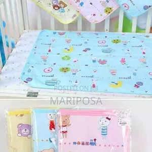 Photo - Waterproof Baby Urine Mat Cover