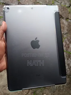 New Apple iPad 10.2 (2019) 128 GB Silver