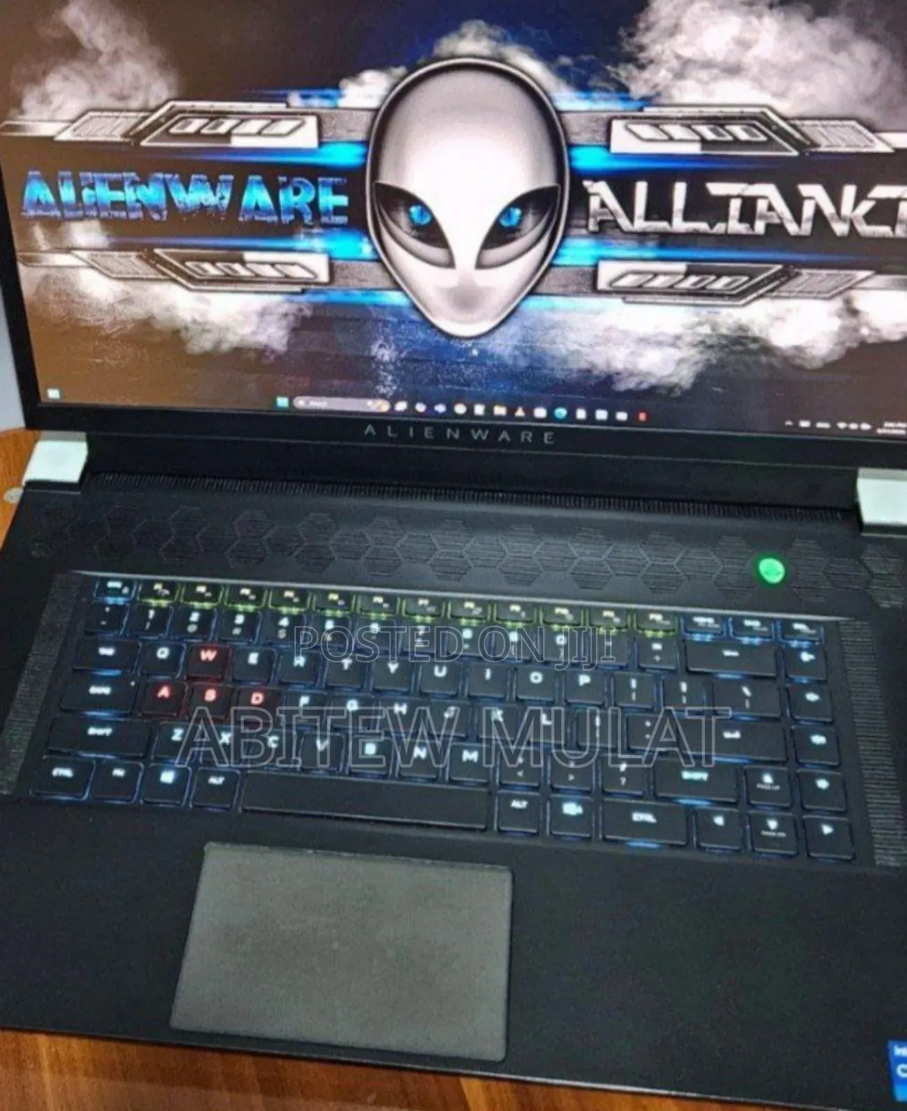 New Laptop Alienware M17x R2 16GB Intel Core I7 SSD 1T