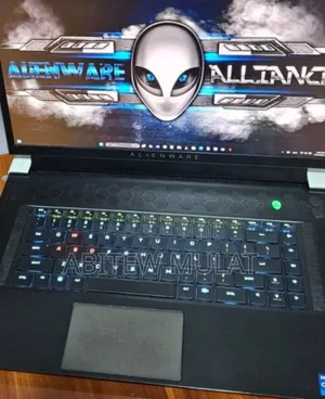 New Laptop Alienware M17x R2 16GB Intel Core I7 SSD 1T
