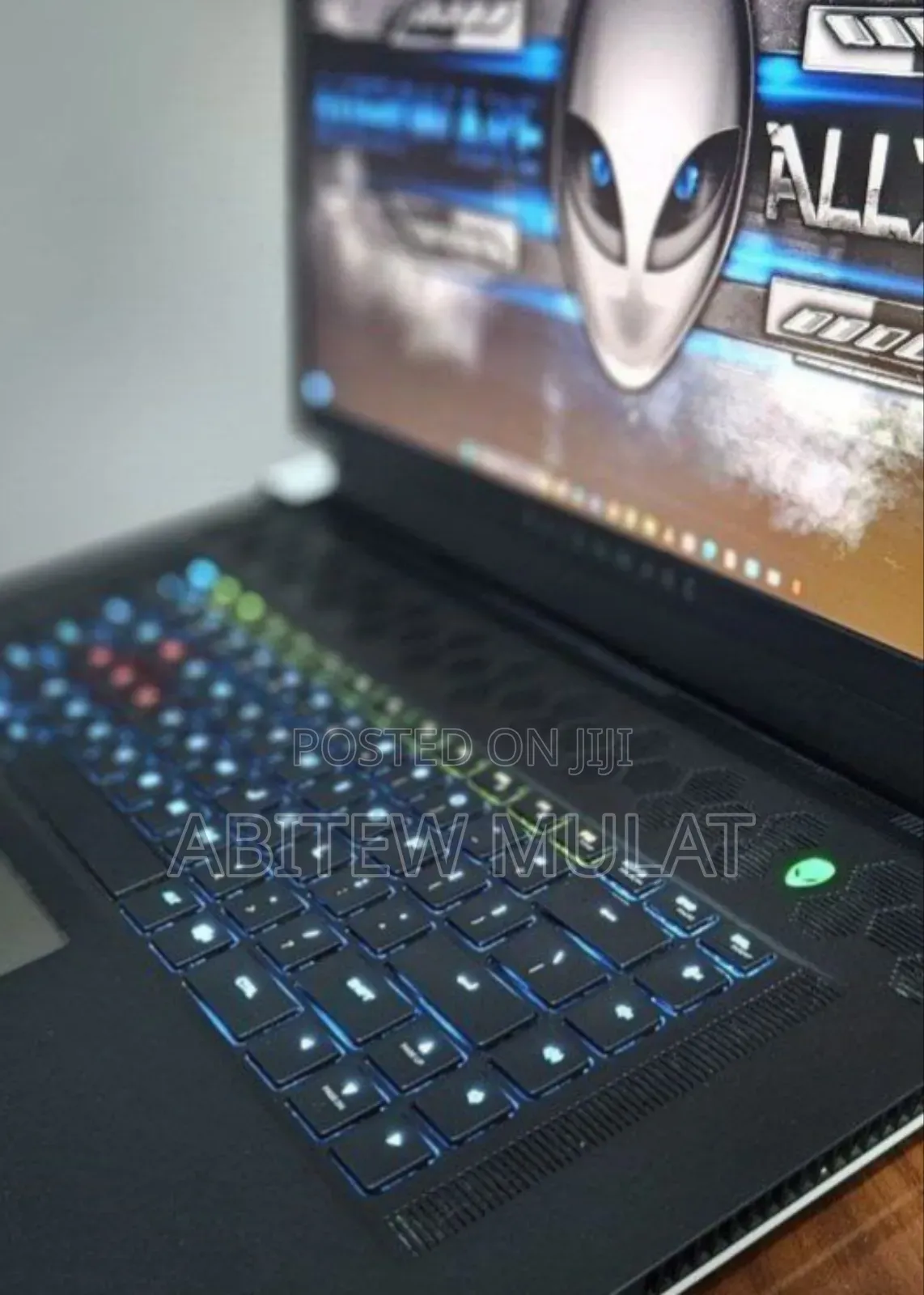 New Laptop Alienware M17x R2 16GB Intel Core I7 SSD 1T