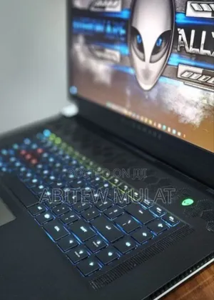 New Laptop Alienware M17x R2 16GB Intel Core I7 SSD 1T