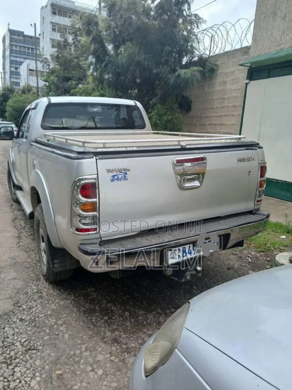 Toyota Hilux 2010 White