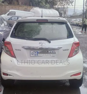 Toyota Yaris 2012 White
