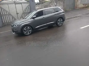 Peugeot 5008 2020 Gray