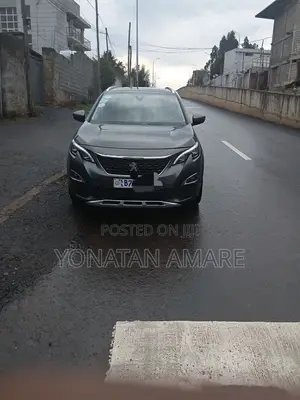 Peugeot 5008 2020 Gray