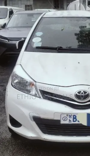 Toyota Yaris 2012 White