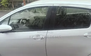 Toyota Yaris 2012 White